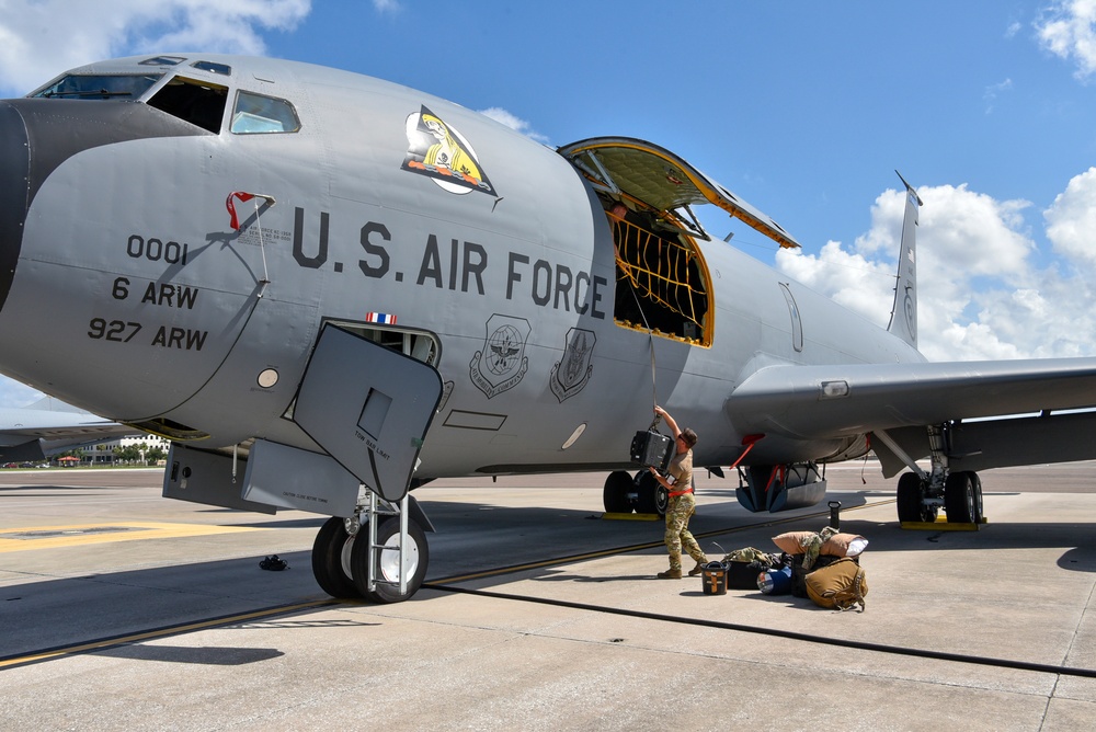 927 MXG Airmen work alongside 6 MXG to evacuate flight line