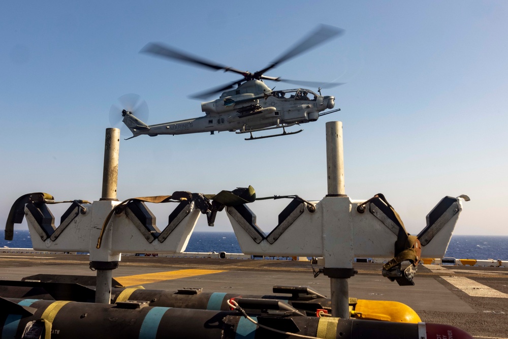 VMM-365 (REIN), 24th MEU (SOC) AH-1Z Viper Hotload on USS Wasp (LHD 1)