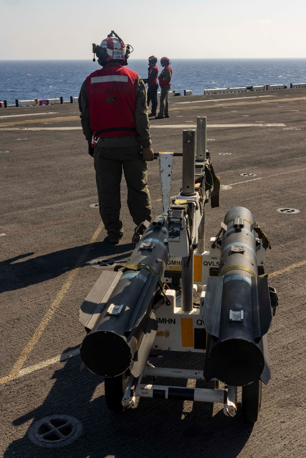 VMM-365 (REIN), 24th MEU (SOC) AH-1Z Viper Hotload on USS Wasp (LHD 1)