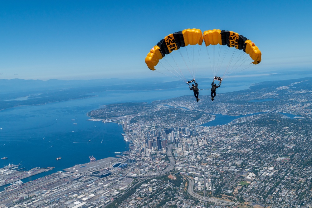 Army Golden Knights fly over Seattle at Boeing SeaFair Airshow