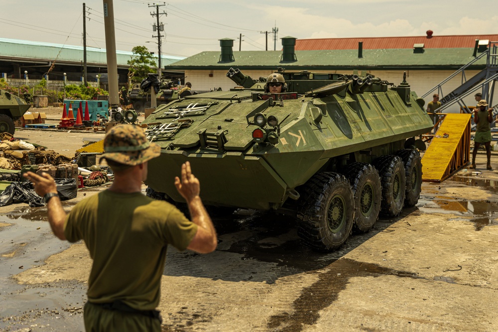 Dirty Jobs: 15th MEU Prepares Gear for Agricultural Inspections