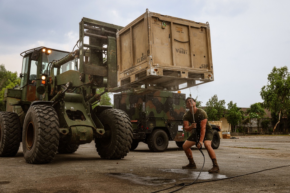 Dirty Jobs: 15th MEU Prepares Gear for Agricultural Inspections