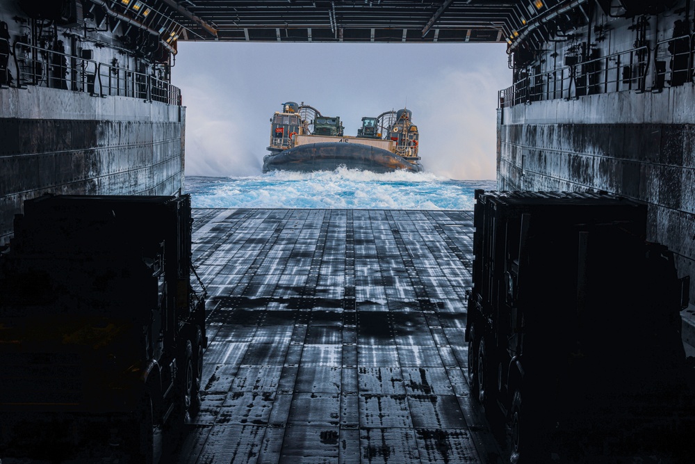 Dirty Jobs: 15th MEU Prepares Gear for Agricultural Inspections