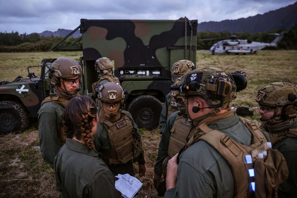 15th MEU Marines Conduct Low-light HST Operations