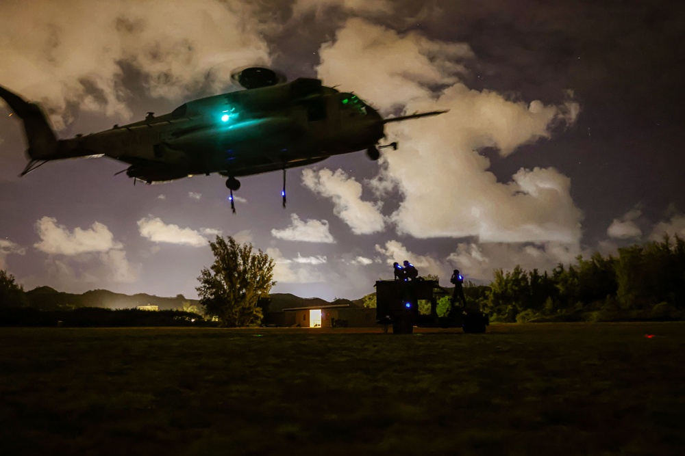 15th MEU Marines Conduct Low-light HST Operations