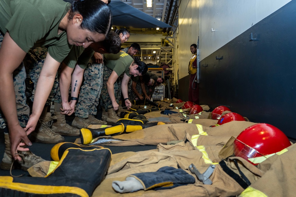 15th MEU Marines learn damage control aboard Boxer