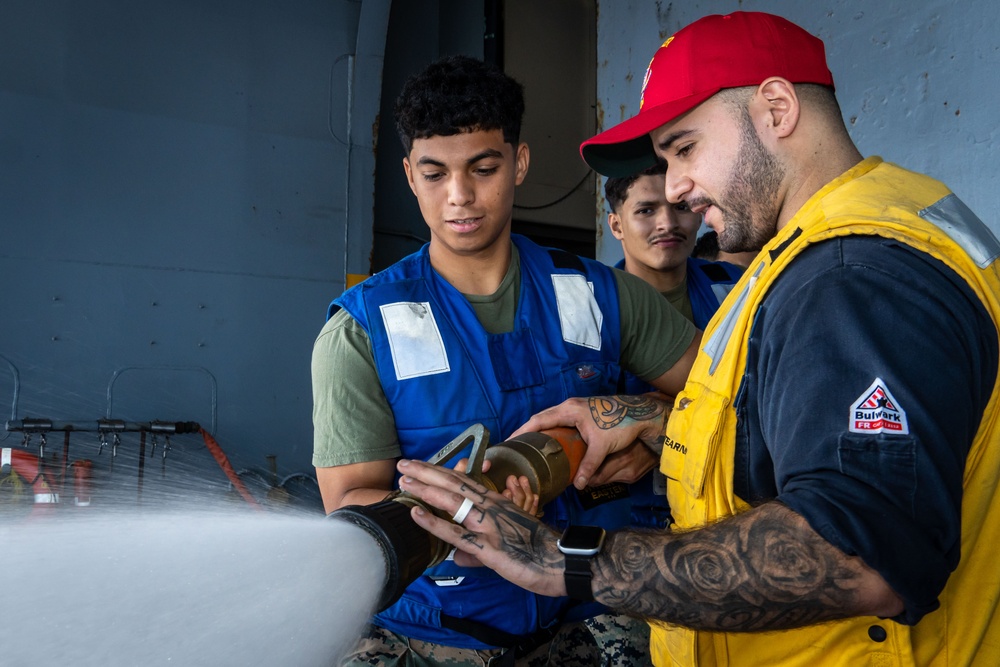 15th MEU Marines learn damage control aboard Boxer