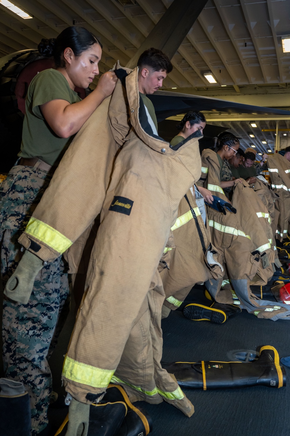15th MEU Marines learn damage control aboard Boxer