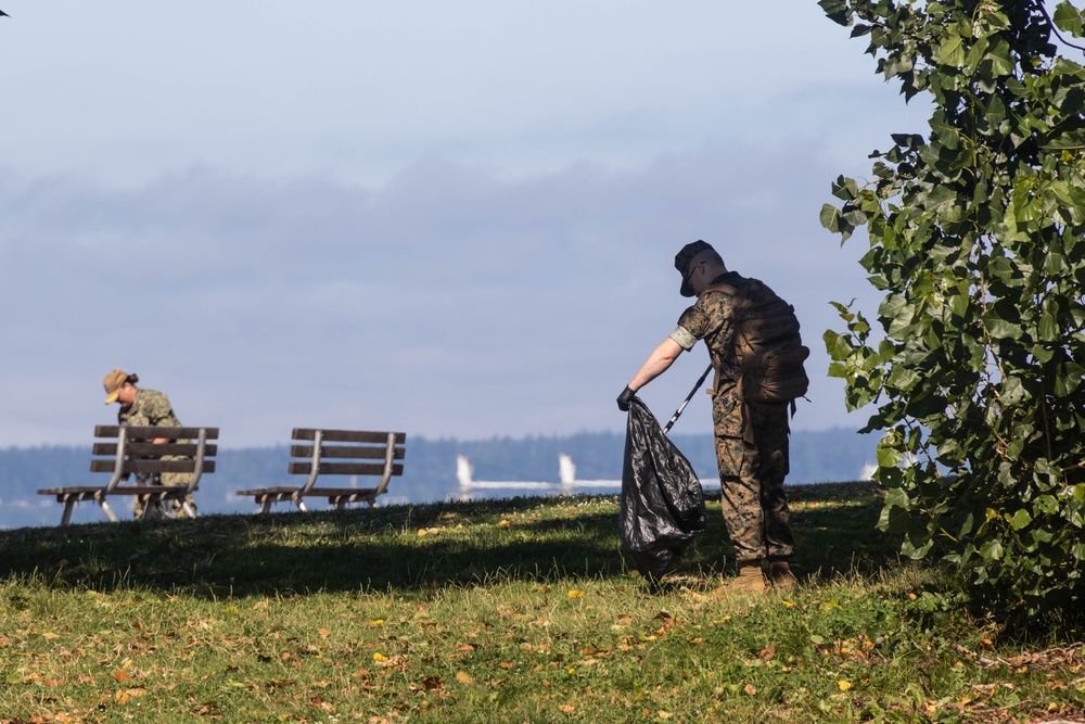 U.S. Marines, Sailors clean up Myrtle Edwards Park during Seafair