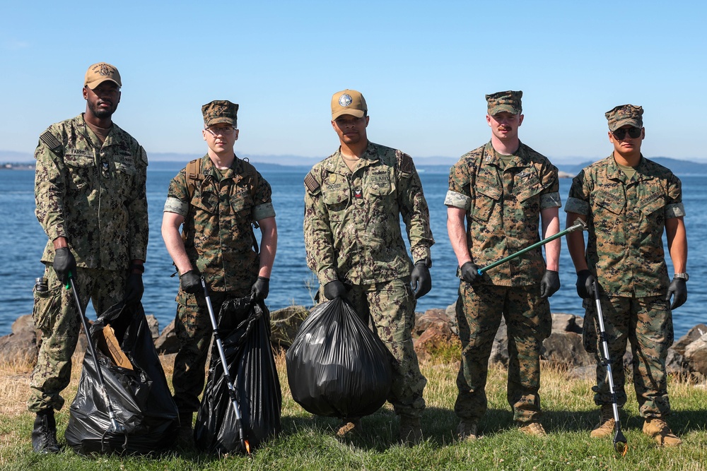 Seattle Fleet Week Park Cleanup