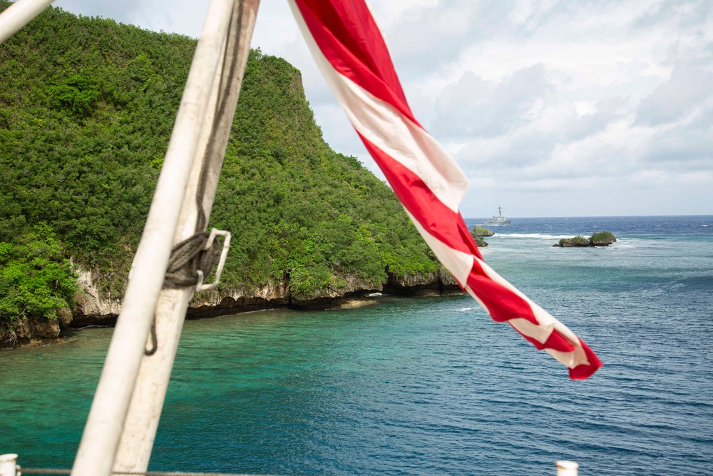 Abraham Lincoln pulls into Guam