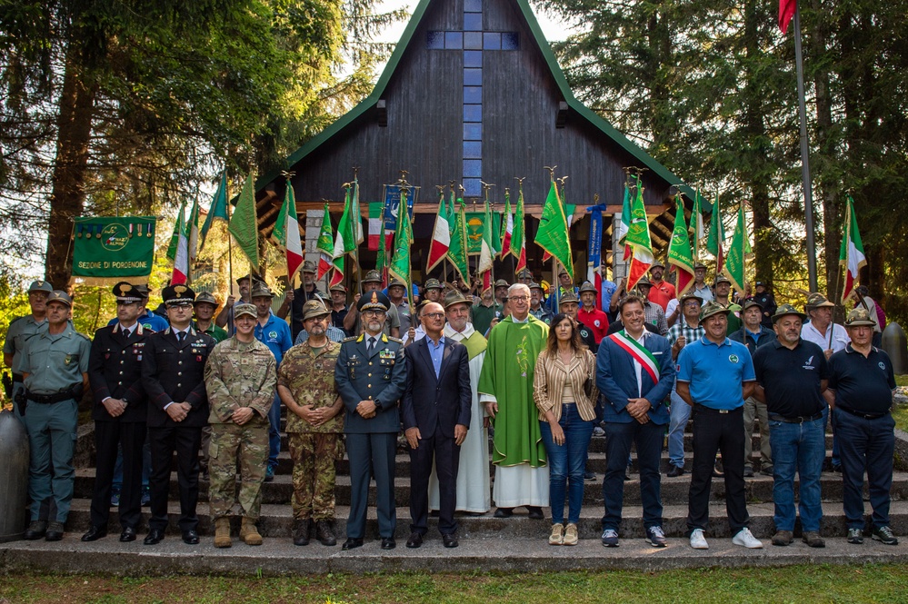 Aviano AB renders honors at Alpini Festival 2024