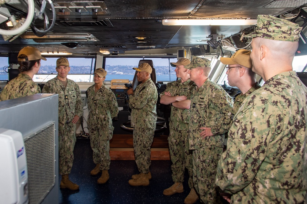 USS Ronald Reagan (CVN 76) hosts a tour for Reserve Commander 3rd Fleet Logistics Response Cell