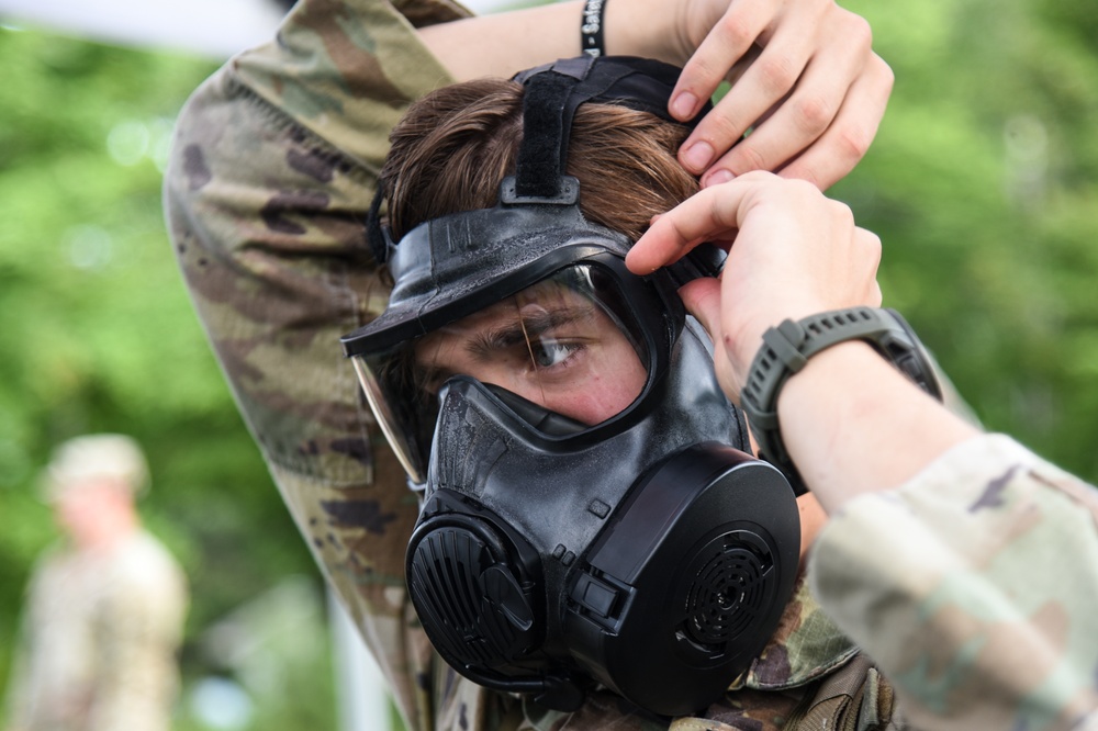 National Guard Best Warrior competitors prepare for weapons qualification