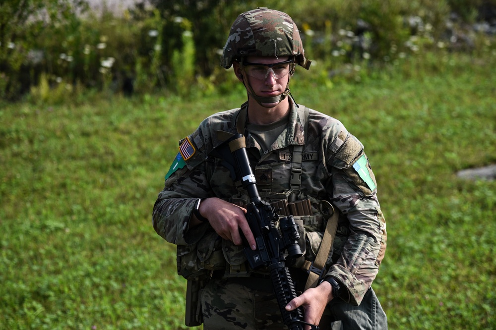 National Guard Best Warrior competitors prepare for weapons qualification