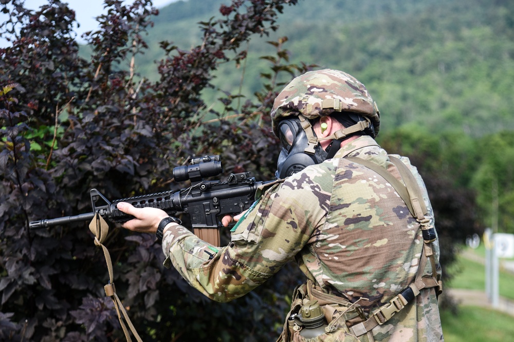 National Guard Best Warrior competitors prepare for weapons qualification