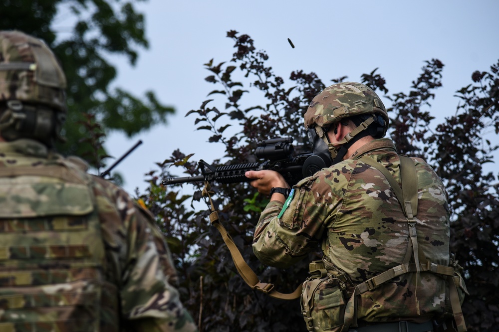 National Guard Best Warrior competitors prepare for weapons qualification