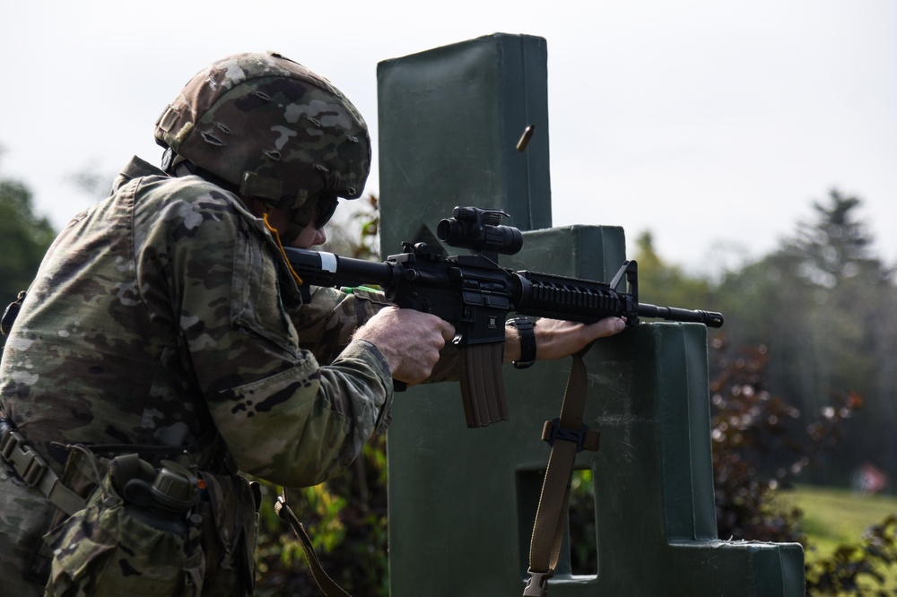 National Guard Best Warrior competitors prepare for weapons qualification