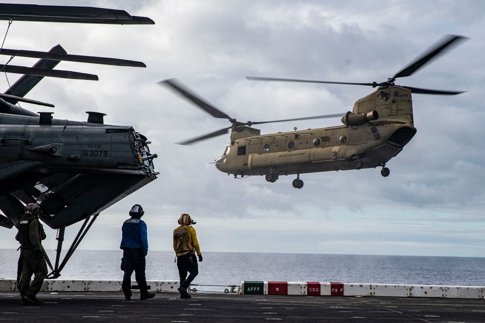 U.S. Army Apaches, Chinooks Conduct DLQs Aboard USS Somerset