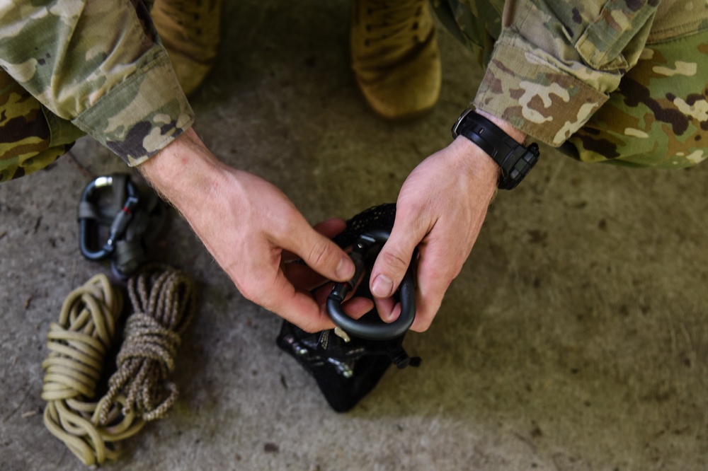 National Guard Best Warrior competitors practice mountain skills