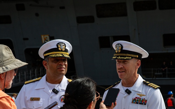 Abraham Lincoln pulls into Guam