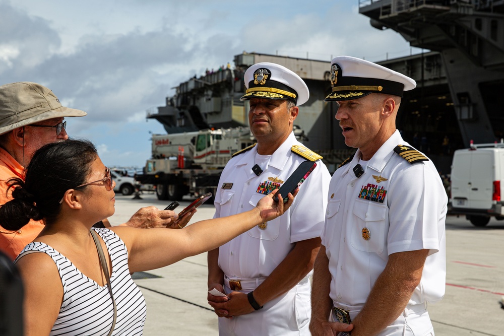 Abraham Lincoln pulls into Guam