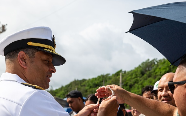 Abraham Lincoln pulls into Guam