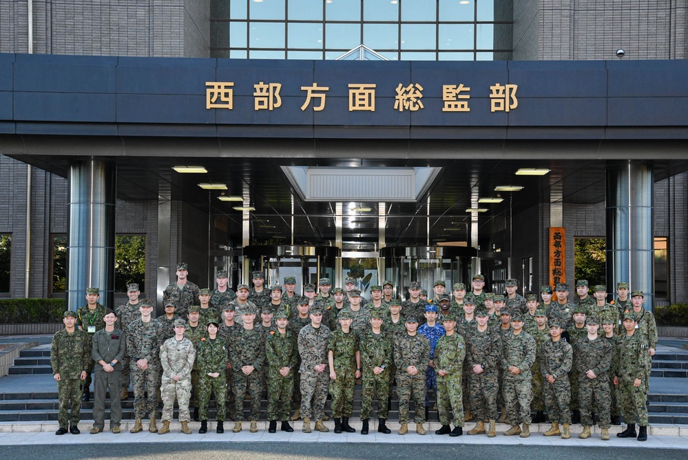 RD24 | Service Members take a group photo in Kengun