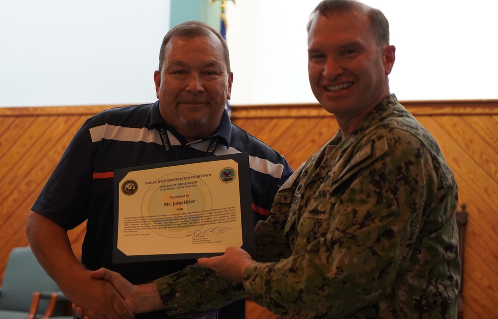 NWS Yorktown all-hands awards event