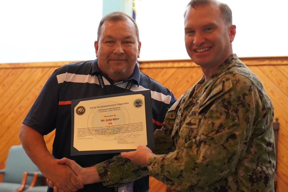 NWS Yorktown all-hands awards event