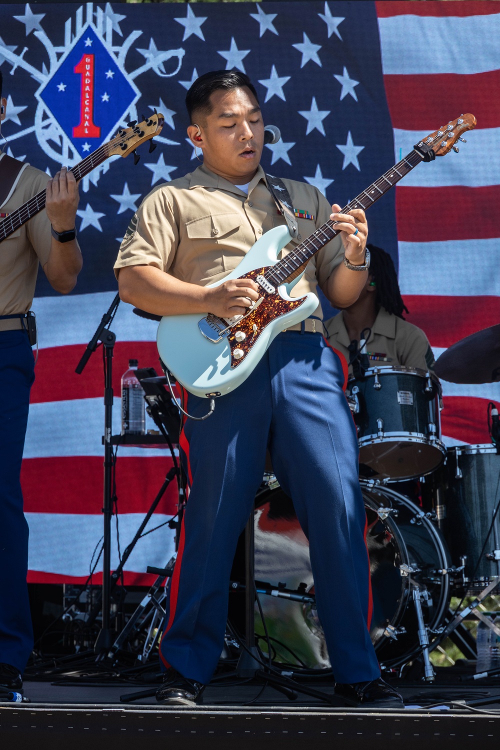 1st MARDIV Band performs at Genesee Park during Seafair