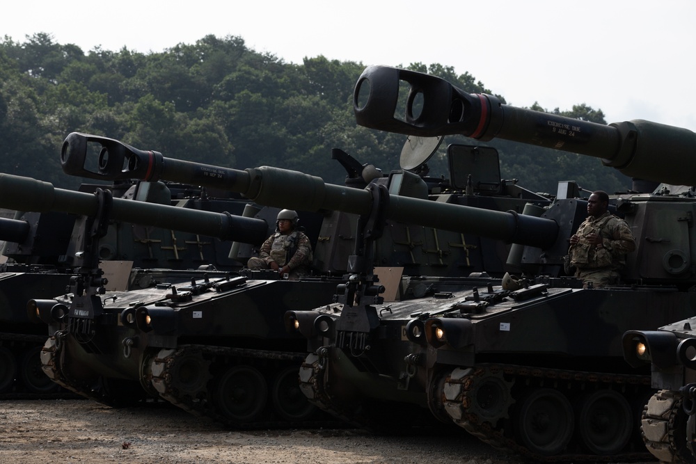 1st Armored Brigade Combat Team conduct M109A6 Paladin zeroing qualification tables during Operation Pacific Fortitude