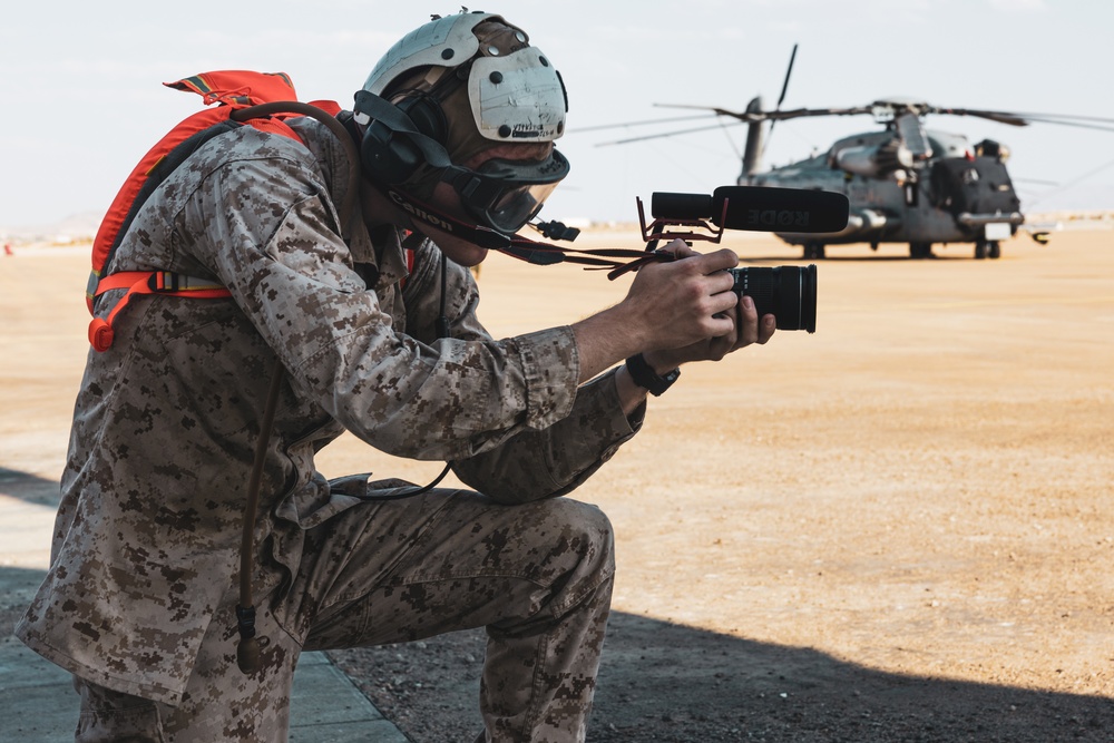 HMH 462 conducts air assault