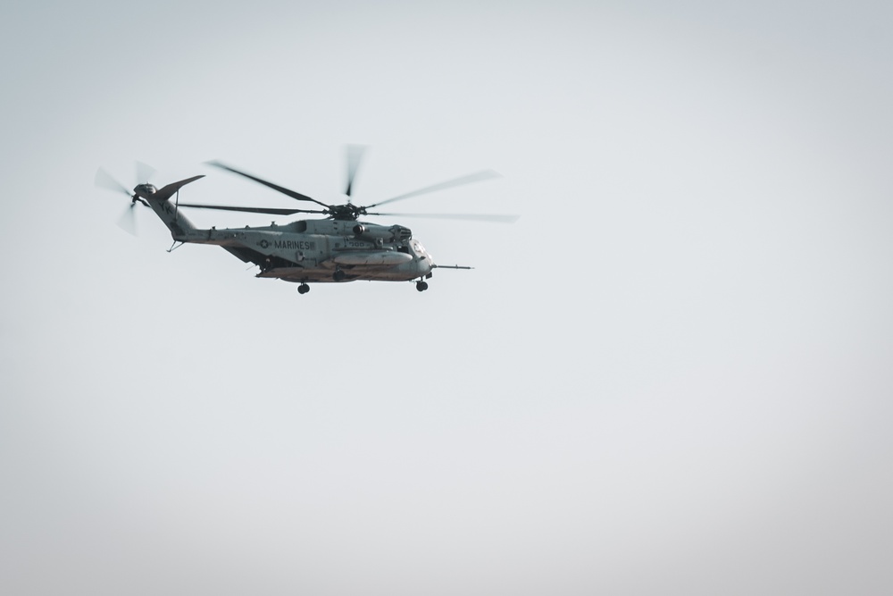 HMH 462 conducts air assault