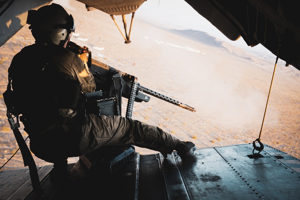 HMH 462 conducts air assault