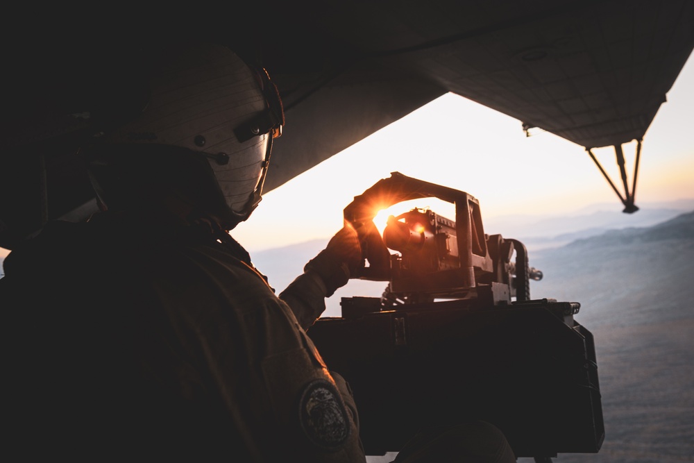HMH 462 conducts air assault