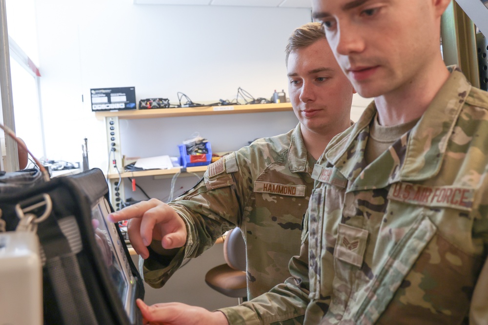 Cyber Airmen maintain communications