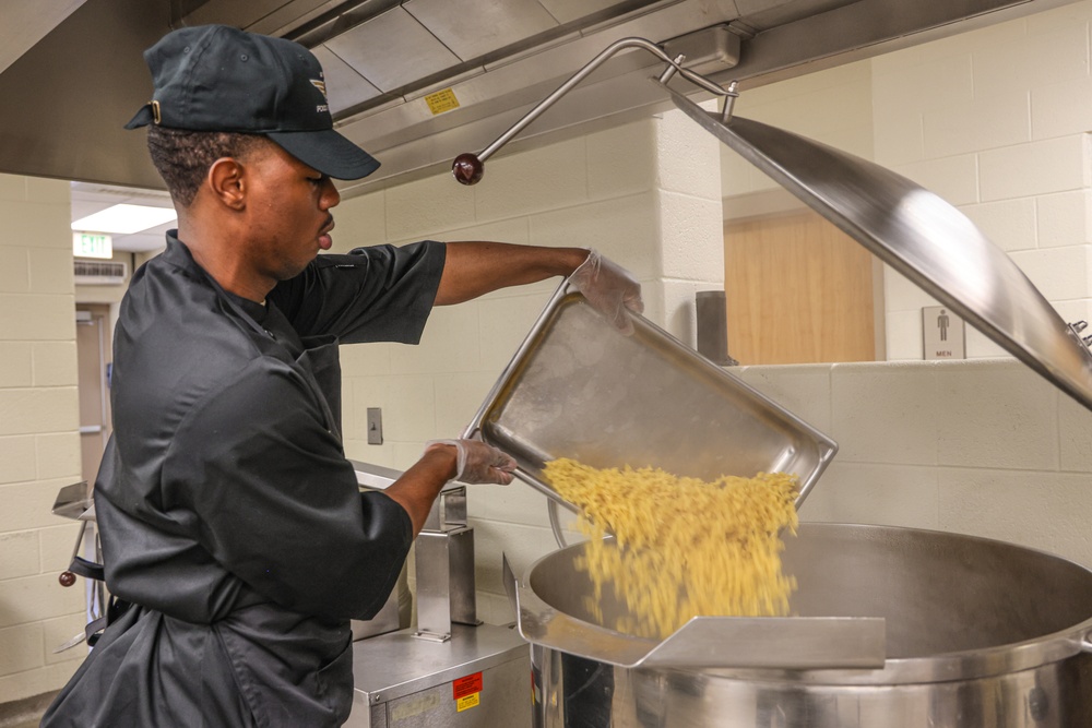 Services Airmen prepare lunch