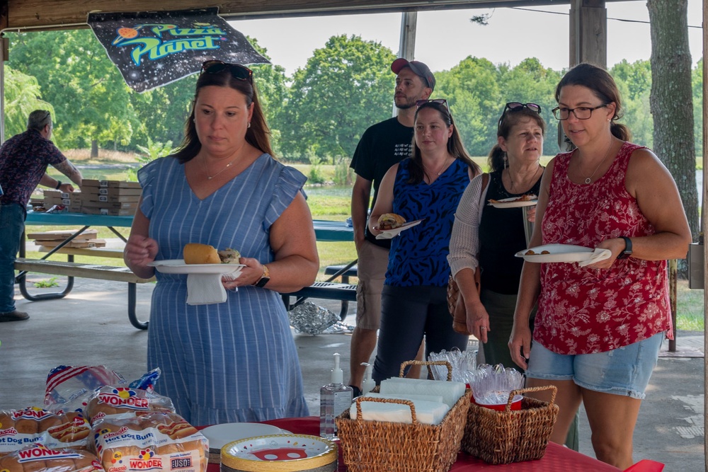 USAMMDA team and family gather for Organizational Day