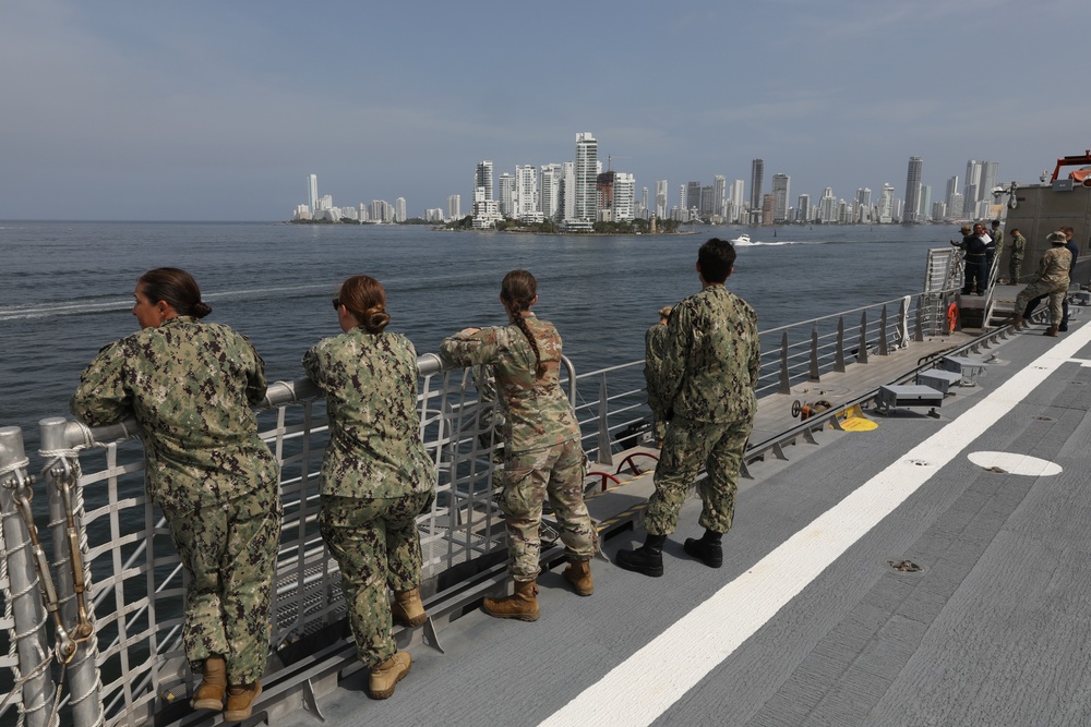 USNS Burlington Arrives In Cartagena