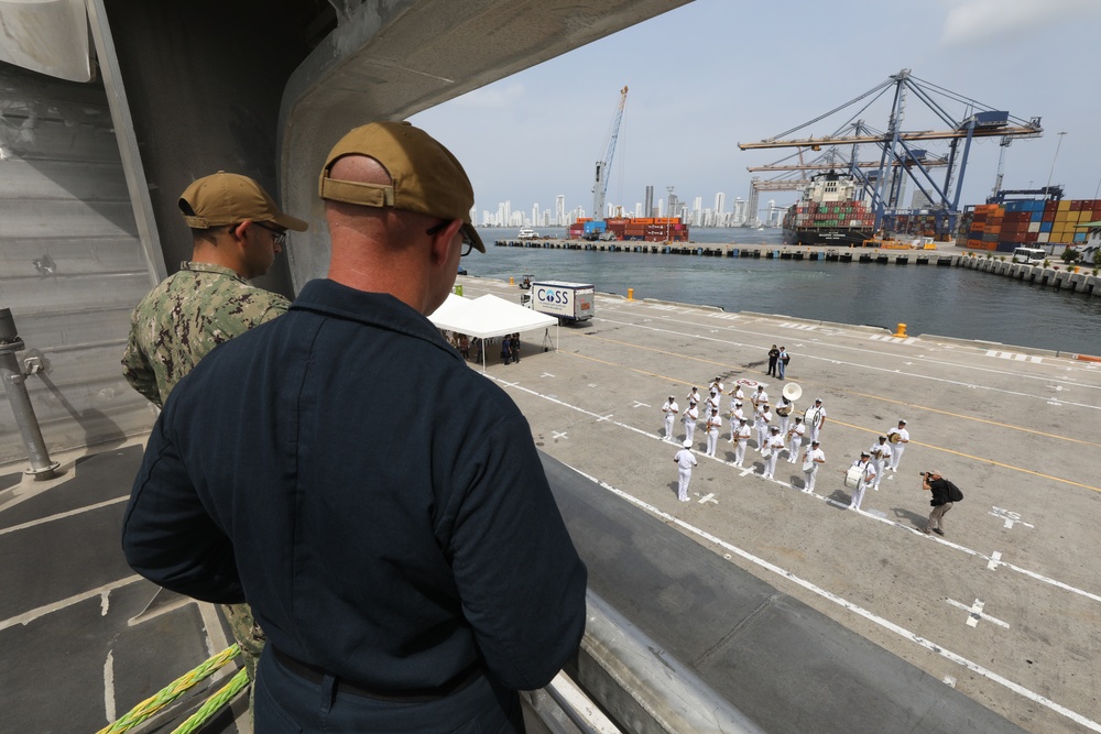 USNS Burlington Arrives In Cartagena