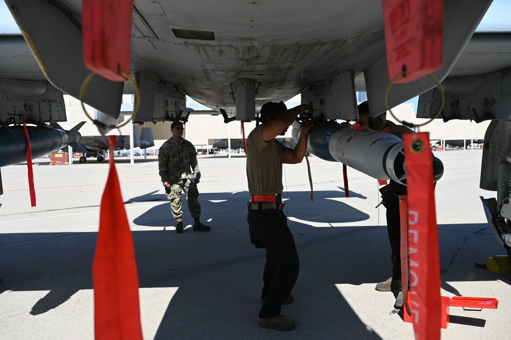 354th, 357th FGS load crew competition