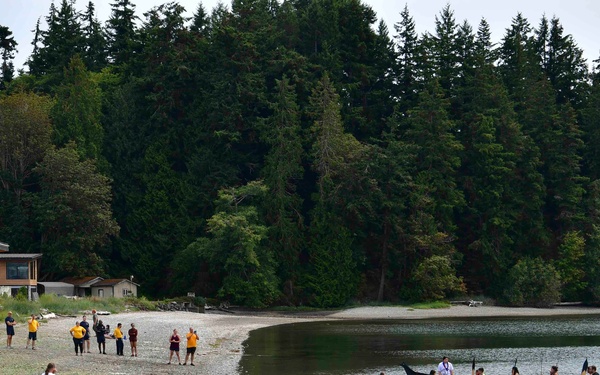 Sailors Assist in Port Gamble S'Klallam Tribe Canoe Landing