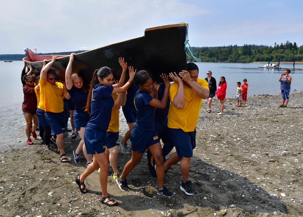 Sailors Assist in Port Gamble S'Klallam Tribe Canoe Landing