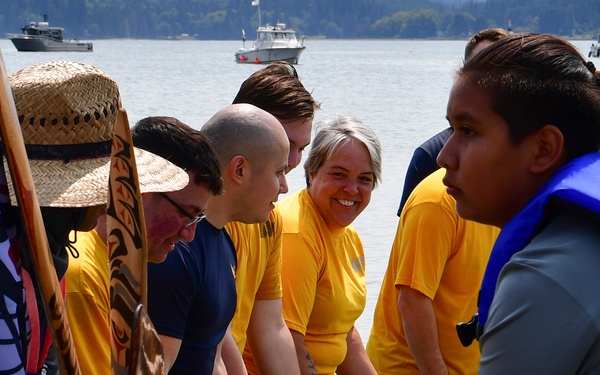 Sailors Assist in Port Gamble S'Klallam Tribe Canoe Landing