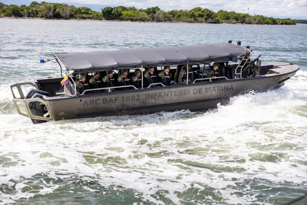 U.S. Marines with Littoral Craft Company Charlie complete the Colombian Fluvial Operations Course