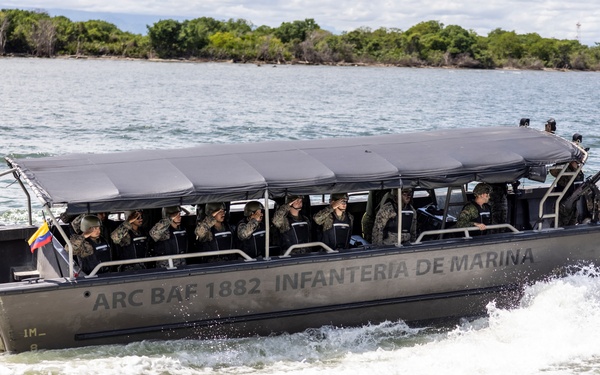U.S. Marines with Littoral Craft Company Charlie complete the Colombian Fluvial Operations Course
