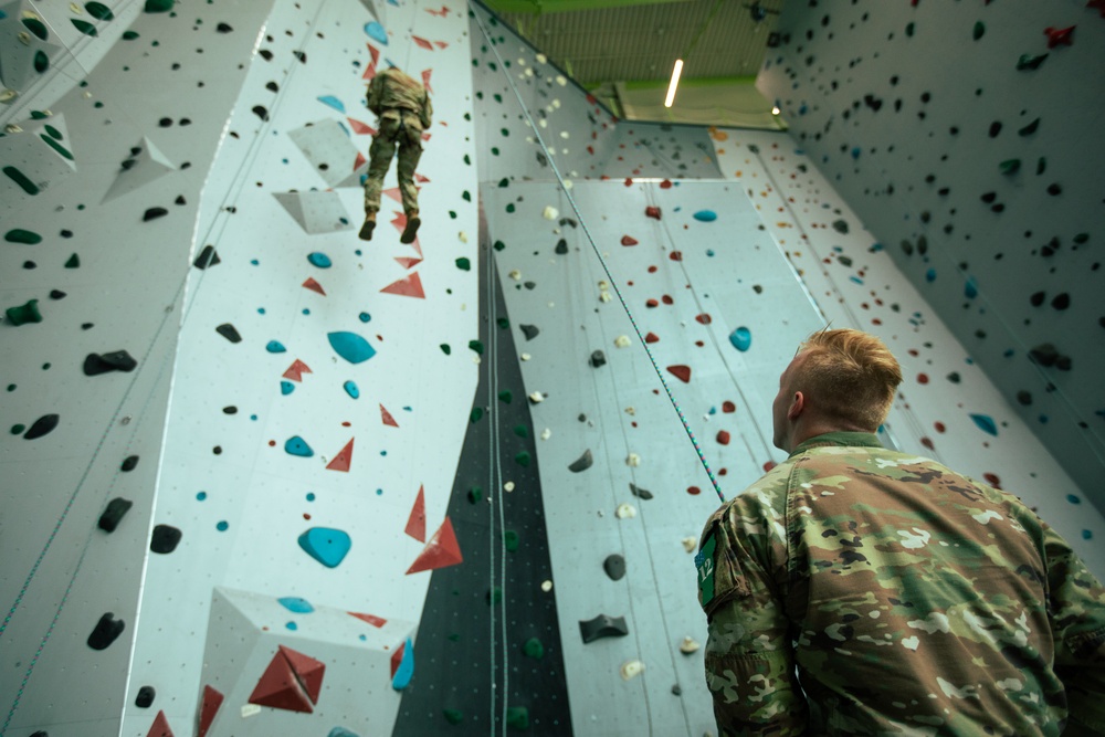 Oklahoma National Guard Soldier Competes in the National Best Warrior Competition