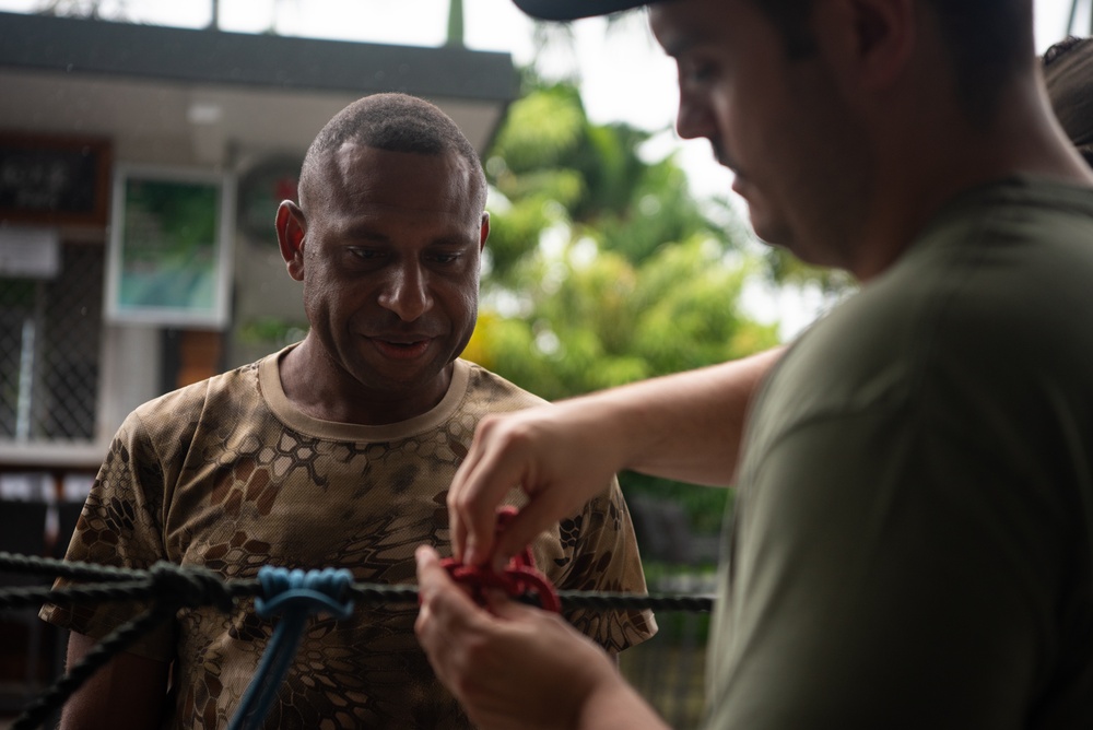 Basic Mountaineering and Medical Training in PNG