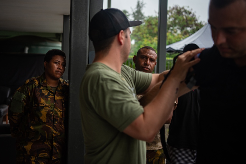 Basic Mountaineering and Medical Training in PNG